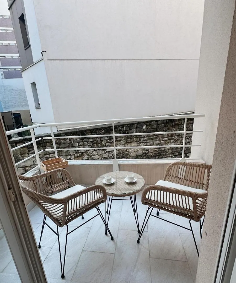 Avec Balcon *